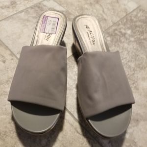 5/$25 Kenneth Cole reaction sandals